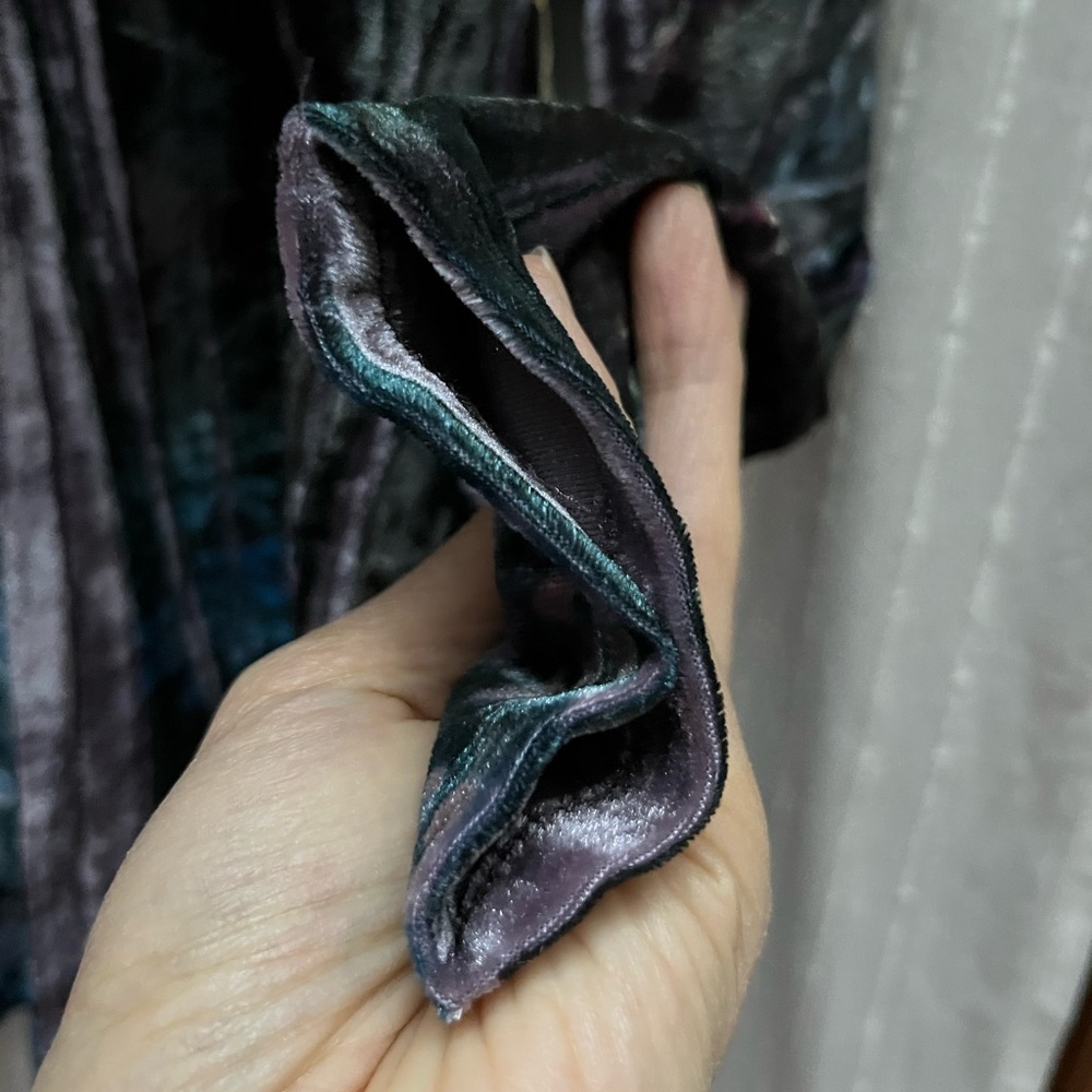 🔆Live and Let Live Black Velvet Dress - Picture 8 of 8